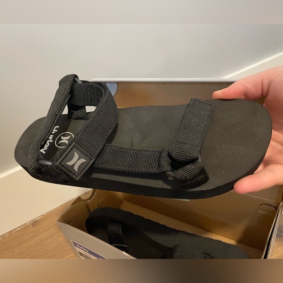 BNWT Hurley Fabric Strap All Black Sandal Size 7 Women’s - Picture 4 of 4